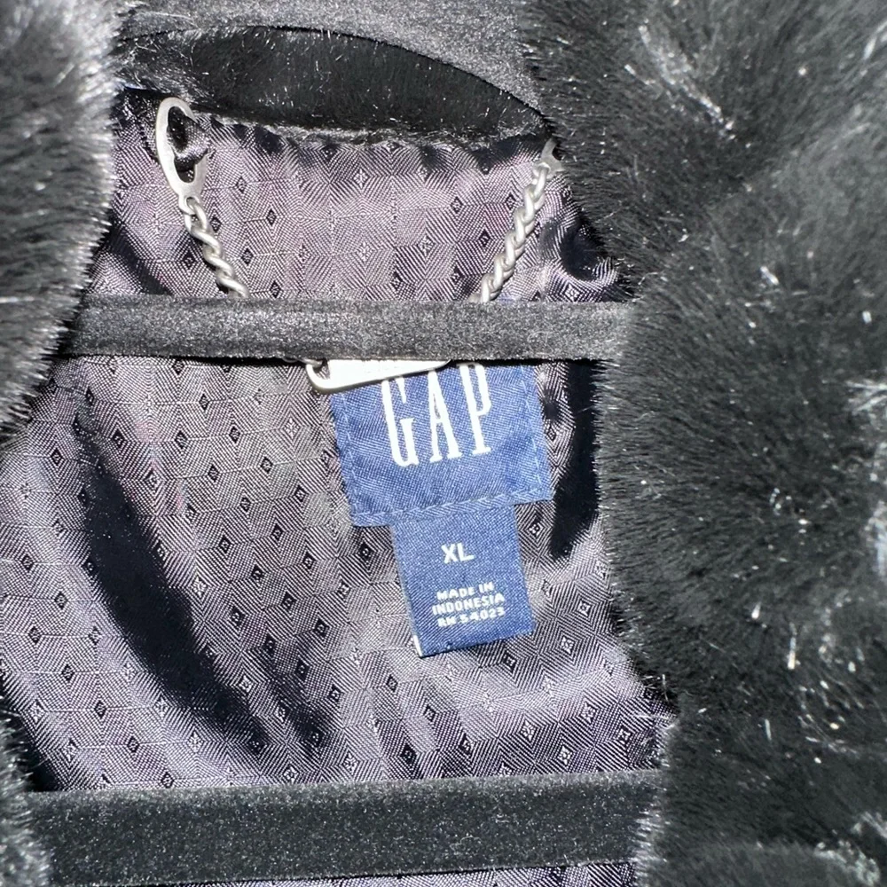 GAP Black Faux Teddy Jacket for Women - Picture 8 of 8